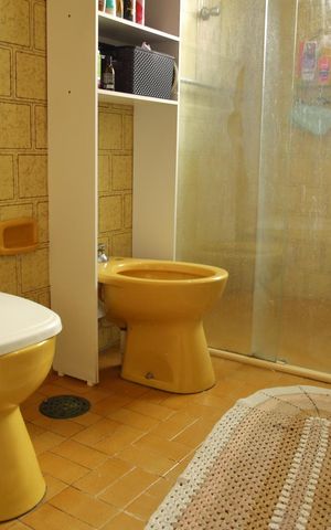 Casa à venda com 300m², 2 quartos e 2 vagasBanheiro