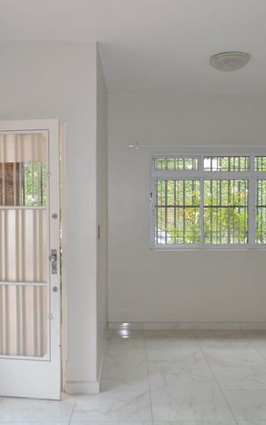 Casa à venda com 217m², 5 quartos e 2 vagasSala