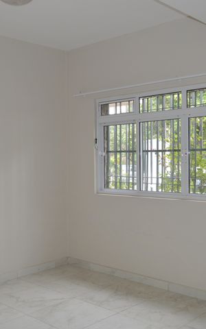 Casa à venda com 217m², 5 quartos e 2 vagasSala