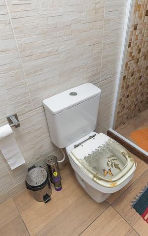 Casa à venda com 230m², 3 quartos e 1 vaga Casa à venda com 230m², 3 quartos e 1 vagaBanheiro da Suíte 1
