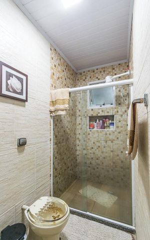 Casa à venda com 230m², 3 quartos e 1 vaga Casa à venda com 230m², 3 quartos e 1 vagaBanheiro Social
