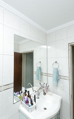 Casa à venda com 232m², 4 quartos e 3 vagas Casa à venda com 232m², 4 quartos e 3 vagasBanheiro