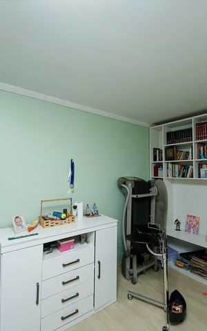 Casa à venda com 232m², 4 quartos e 3 vagas Casa à venda com 232m², 4 quartos e 3 vagasQuarto 1
