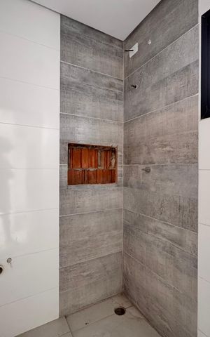 Apartamento à venda com 100m², 2 quartos e 1 vaga Apartamento à venda com 100m², 2 quartos e 1 vagaBanheiro da Suíte