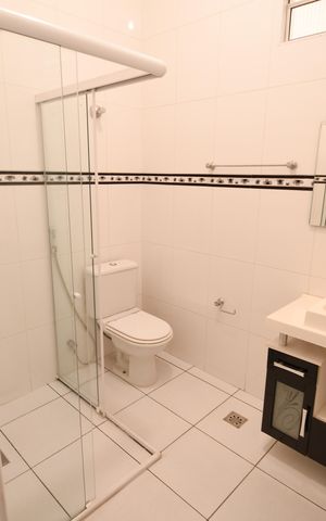 Casa à venda com 225m², 3 quartos e 5 vagasBanheiro Suíte 1