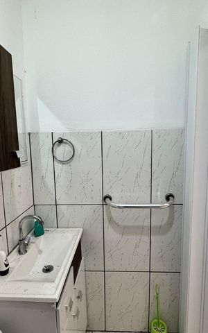 Casa de condomínio para alugar com 104m², 4 quartos e 1 vaga Casa de condomínio para alugar com 104m², 4 quartos e 1 vagaBanheiro 2