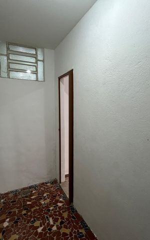 Casa para alugar com 97m², 2 quartos e sem vagaEscritório