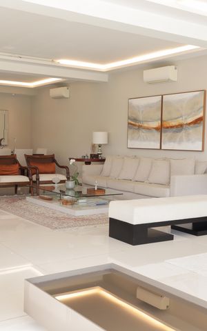 Casa à venda com 400m², 4 quartos e 4 vagas Casa à venda com 400m², 4 quartos e 4 vagasSala