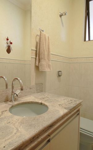 Casa à venda com 453m², 5 quartos e 4 vagasLavabo