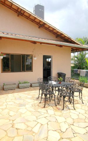 Casa à venda com 453m², 5 quartos e 4 vagasQuintal
