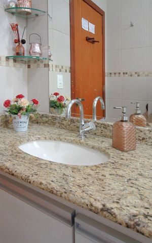 Casa à venda com 453m², 5 quartos e 4 vagasBanheiro 2