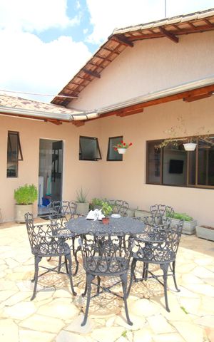 Casa à venda com 453m², 5 quartos e 4 vagasQuintal