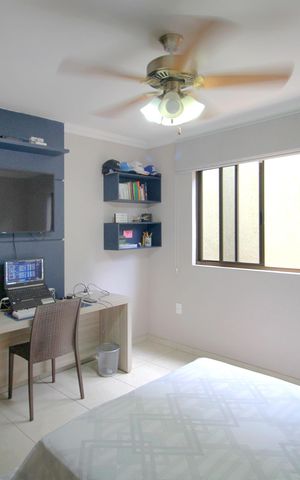 Casa à venda com 453m², 5 quartos e 4 vagasQuarto 2
