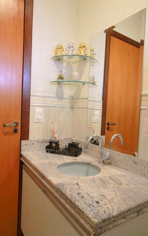 Casa à venda com 453m², 5 quartos e 4 vagasLavabo