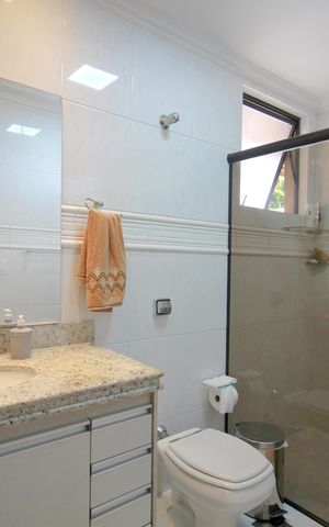 Casa à venda com 453m², 5 quartos e 4 vagasBanheiro da Suíte