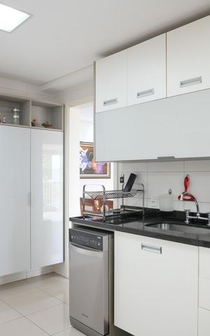 Apartamento à venda com 137m², 4 quartos e 2 vagas Apartamento à venda com 137m², 4 quartos e 2 vagasCozinha