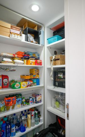 Apartamento à venda com 137m², 4 quartos e 2 vagas Apartamento à venda com 137m², 4 quartos e 2 vagasDespensa
