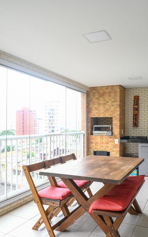 Apartamento à venda com 137m², 4 quartos e 2 vagas Apartamento à venda com 137m², 4 quartos e 2 vagasVaranda Gourmet