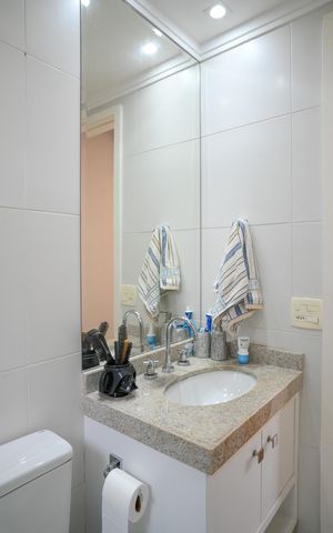 Apartamento à venda com 137m², 4 quartos e 2 vagas Apartamento à venda com 137m², 4 quartos e 2 vagasBanheiro Quarto 2 - Suite