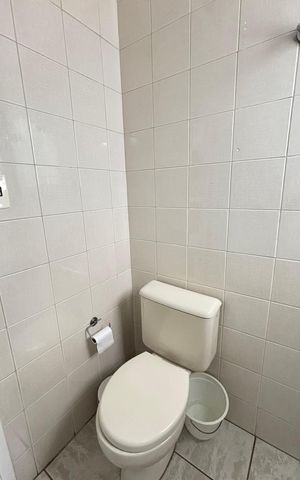 Apartamento à venda com 80m², 3 quartos e 1 vaga Apartamento à venda com 80m², 3 quartos e 1 vagaBanheiro