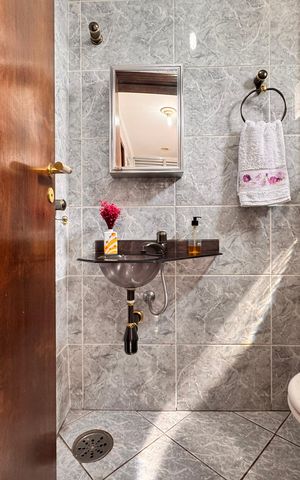 Apartamento à venda com 80m², 3 quartos e 1 vaga Apartamento à venda com 80m², 3 quartos e 1 vagaBanheiro de serviço