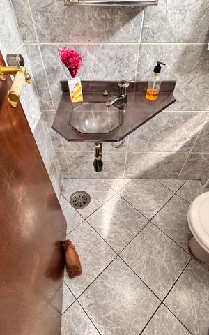 Apartamento à venda com 80m², 3 quartos e 1 vaga Apartamento à venda com 80m², 3 quartos e 1 vagaBanheiro de serviço