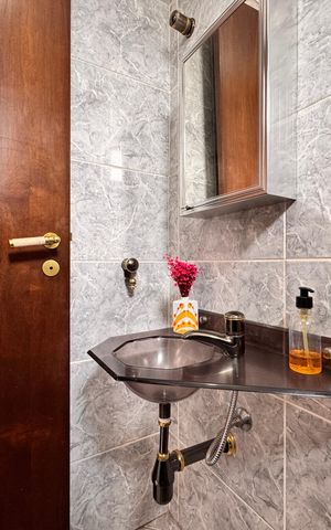 Apartamento à venda com 80m², 3 quartos e 1 vaga Apartamento à venda com 80m², 3 quartos e 1 vagaBanheiro de serviço