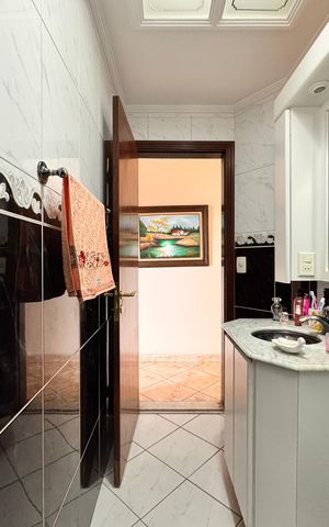 Apartamento à venda com 80m², 3 quartos e 1 vaga Apartamento à venda com 80m², 3 quartos e 1 vagaBanheiro