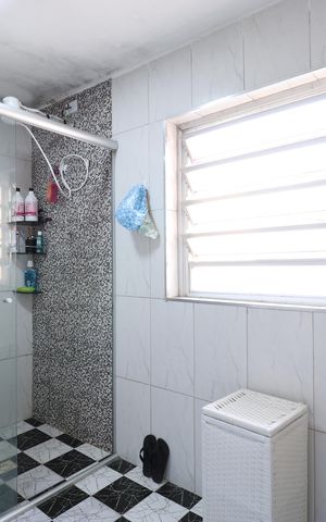 Casa à venda com 108m², 2 quartos e 1 vagaBanheiro da Suíte