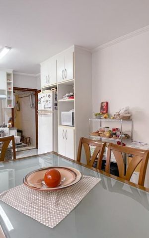 Casa à venda com 175m², 4 quartos e 2 vagas Casa à venda com 175m², 4 quartos e 2 vagasSala de jantar