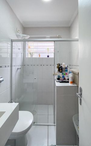 Casa à venda com 175m², 4 quartos e 2 vagas Casa à venda com 175m², 4 quartos e 2 vagasBanheiro Social