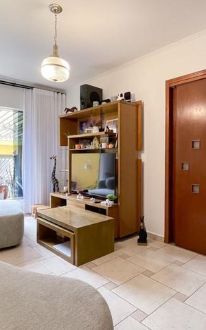 Casa à venda com 175m², 4 quartos e 2 vagas Casa à venda com 175m², 4 quartos e 2 vagasSala