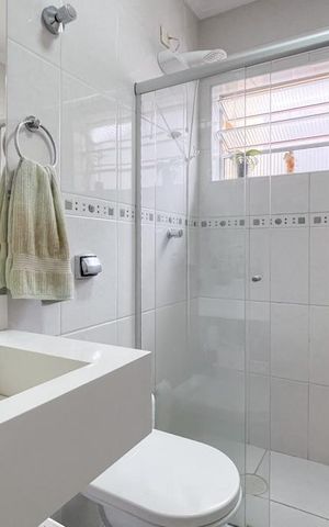 Casa à venda com 175m², 4 quartos e 2 vagas Casa à venda com 175m², 4 quartos e 2 vagasBanheiro Social
