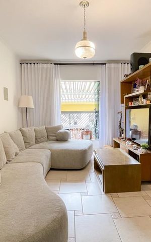 Casa à venda com 175m², 4 quartos e 2 vagas Casa à venda com 175m², 4 quartos e 2 vagasSala