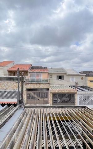 Casa à venda com 175m², 4 quartos e 2 vagas Casa à venda com 175m², 4 quartos e 2 vagasVista - Suíte