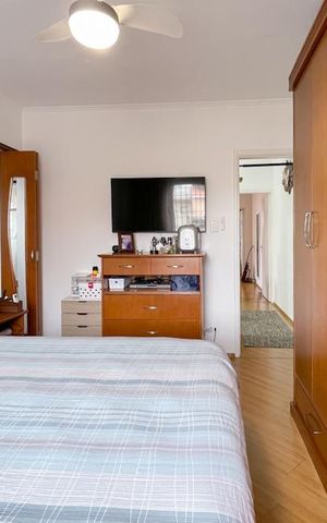 Casa à venda com 175m², 4 quartos e 2 vagas Casa à venda com 175m², 4 quartos e 2 vagasSuíte