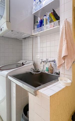Casa à venda com 175m², 4 quartos e 2 vagas Casa à venda com 175m², 4 quartos e 2 vagasÁrea de Serviço
