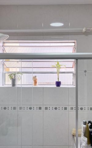 Casa à venda com 175m², 4 quartos e 2 vagas Casa à venda com 175m², 4 quartos e 2 vagasBanheiro Social