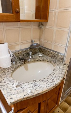 Casa à venda com 209m², 4 quartos e 1 vaga Casa à venda com 209m², 4 quartos e 1 vagaBanheiro