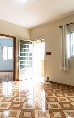 Casa à venda com 209m², 4 quartos e 1 vaga Casa à venda com 209m², 4 quartos e 1 vagaSala