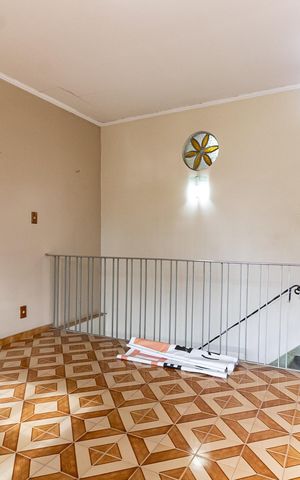 Casa à venda com 209m², 4 quartos e 1 vaga Casa à venda com 209m², 4 quartos e 1 vagaSala