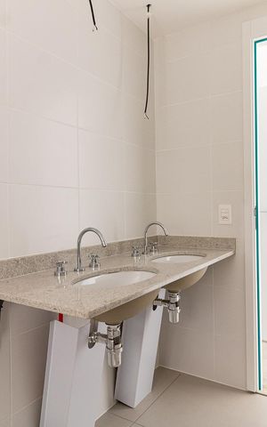 Apartamento à venda com 127m², 4 quartos e 2 vagas Apartamento à venda com 127m², 4 quartos e 2 vagasBanheiro da Suíte 1