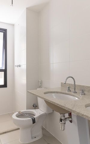 Apartamento à venda com 127m², 4 quartos e 2 vagas Apartamento à venda com 127m², 4 quartos e 2 vagasBanheiro da Suíte 1