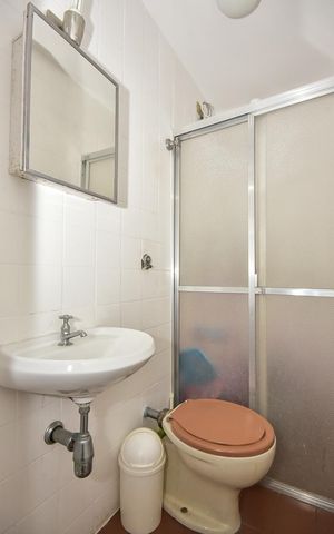 Apartamento à venda com 261m², 4 quartos e 4 vagasBanheiro de Serviço