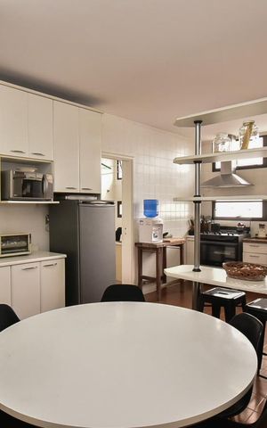 Apartamento à venda com 261m², 4 quartos e 4 vagasCozinha