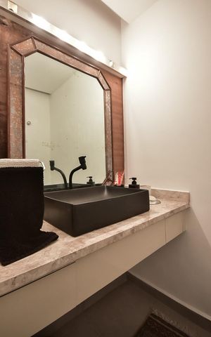 Apartamento à venda com 261m², 4 quartos e 4 vagasLavabo