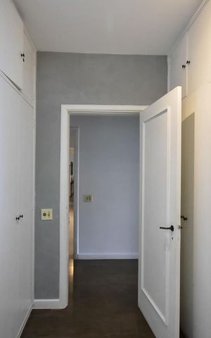 Apartamento à venda com 261m², 4 quartos e 4 vagasArmário da Suíte 2