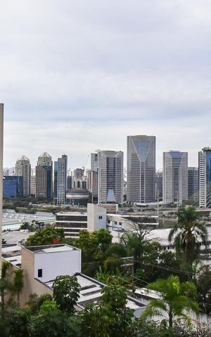 Apartamento à venda com 261m², 4 quartos e 4 vagasVista