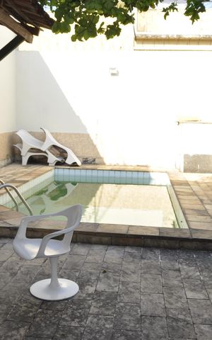 Casa à venda com 185m², 3 quartos e sem vagaPiscina