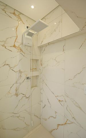 Apartamento à venda com 90m², 3 quartos e 1 vaga Apartamento à venda com 90m², 3 quartos e 1 vagaBanheiro da Suíte